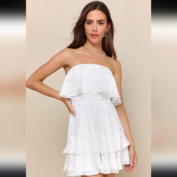 Lulus True Lover White Burnout Floral Ruffled Strapless Mini Dress Sz XL - Picture 1 of 6
